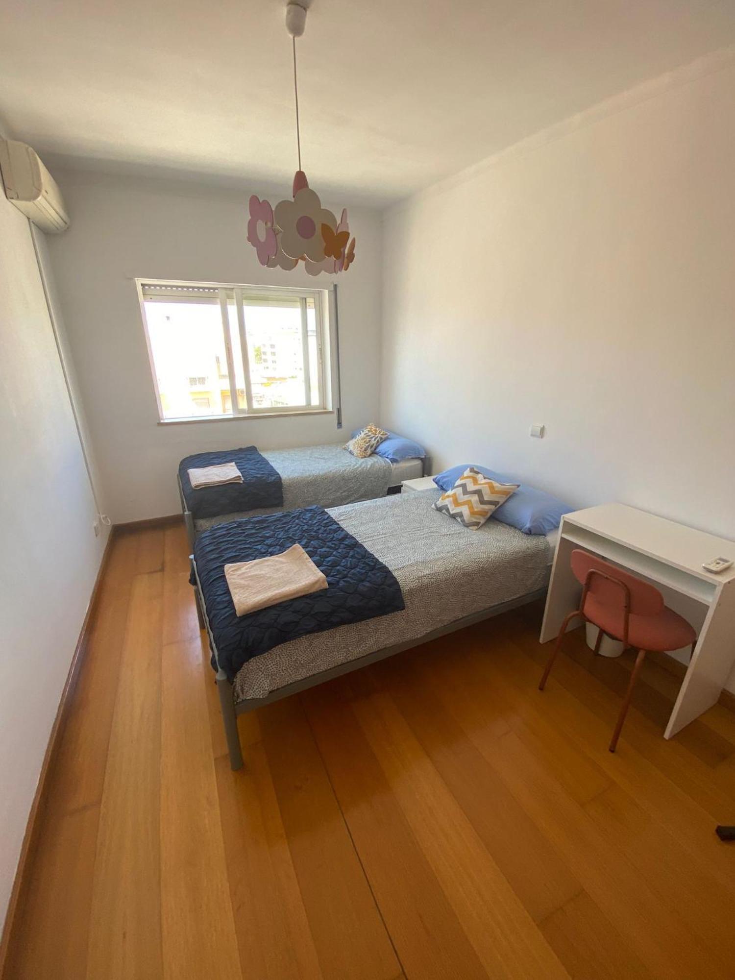 Хостел Wakeup Triplex House Фару Екстер'єр фото